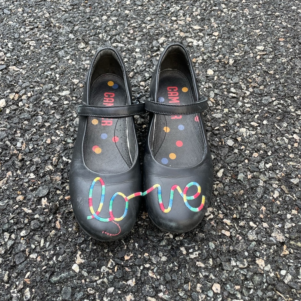 Adorable Camper girls “love” Mary Janes with Velcro in size 32 (US 1)